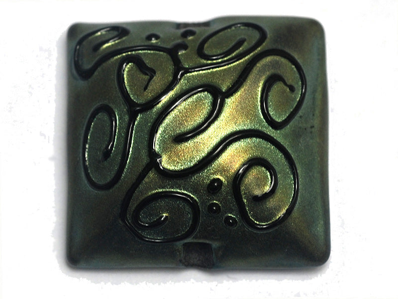 11808004 - Green Pearl Surface w/black String Pillow Focal Bead