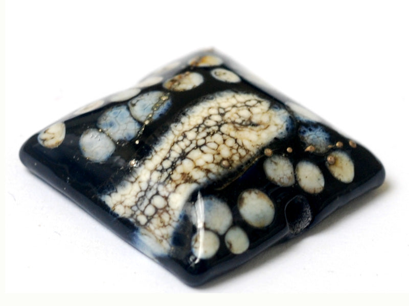 11810104 - Black w/Silver Ivory Pillow Focal Bead