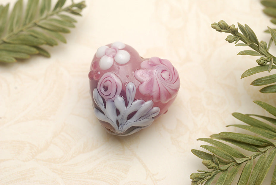 11812505 - Light Pink Flower w/Purple Heart
