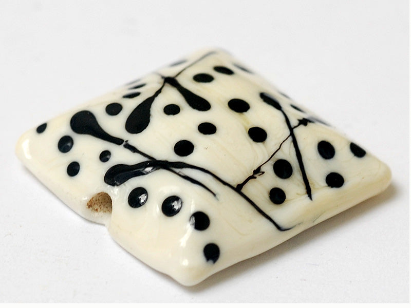 11812704 - Ivory w/Black Pillow Focal Bead