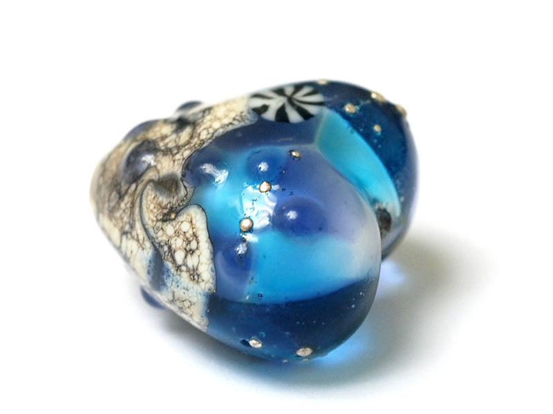 11815905 - Seashell Beach Heart Bead