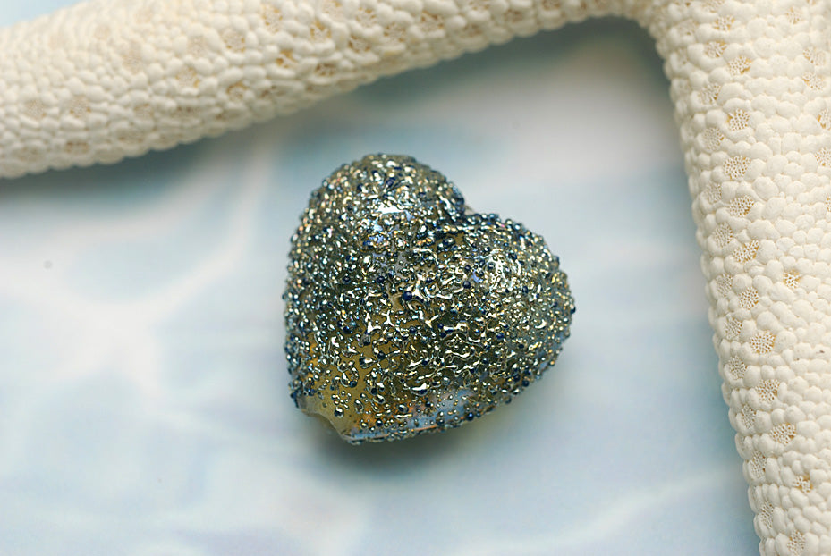 11817505 - Golden Green Metallic Heart