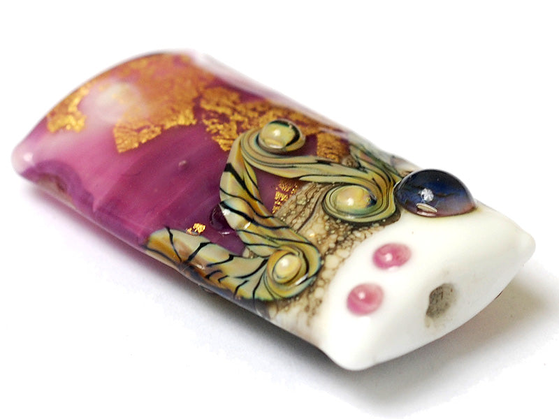 11818403 - Cranberry Treasure Kalera Focal Bead