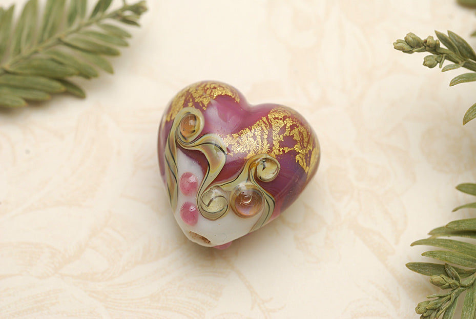 11818405 - Cranberry Treasure Heart