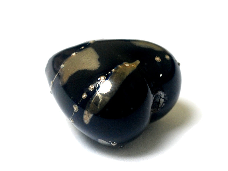 11819605 - Elegant Black Metallic Heart