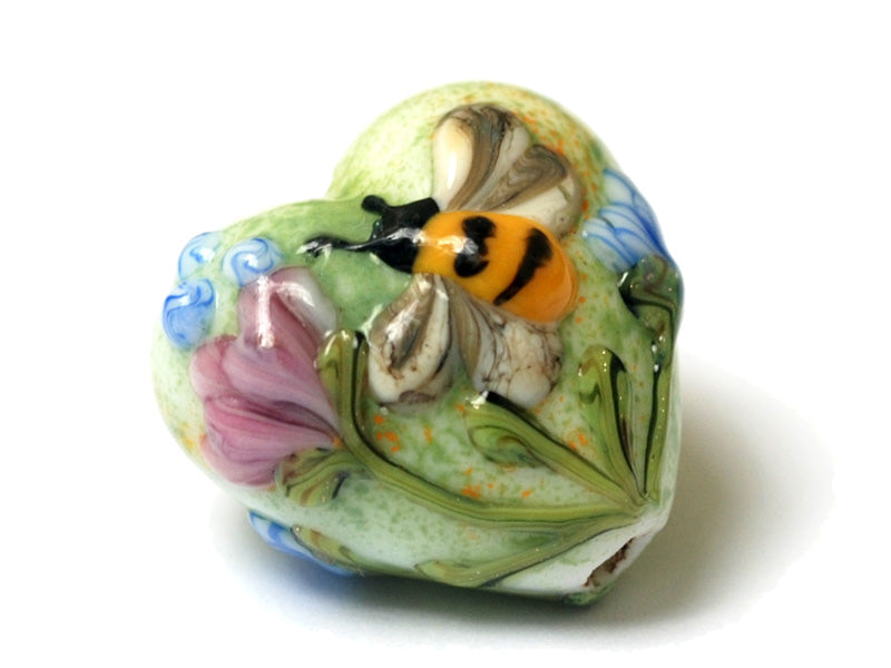 11830105 - Bumble Bee Garden Heart