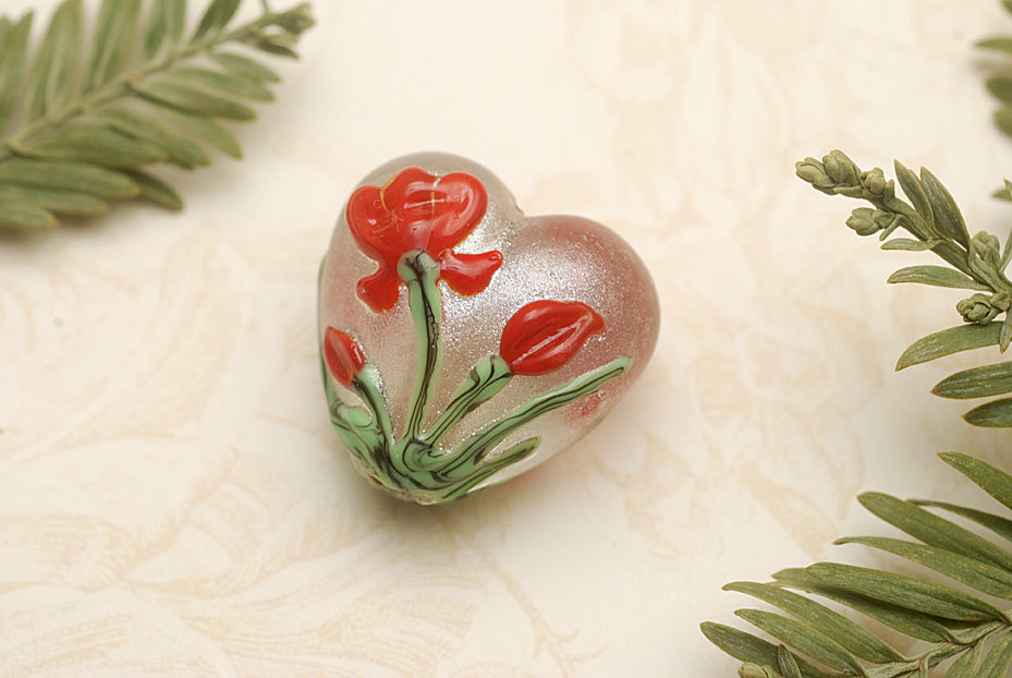 11832105 - Crimson Flower Heart