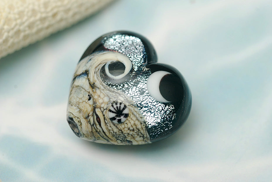 11832825 - Sable Celestial Heart (Large)