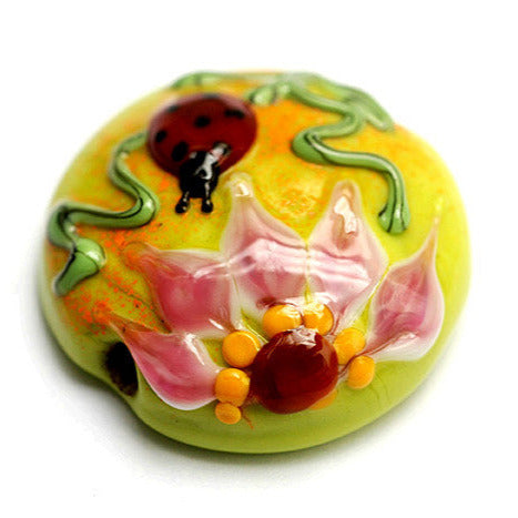 11833102 - Ladybug on Spring Green Lentil Focal Bead
