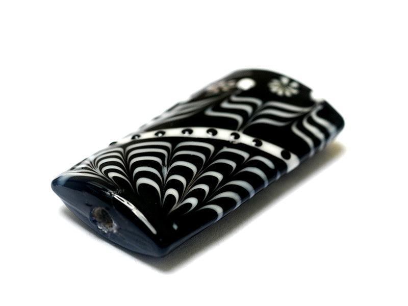 11835803 - Elegant Lady Kalera Bead