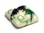 11837004 - Grapevine Pillow Focal Bead