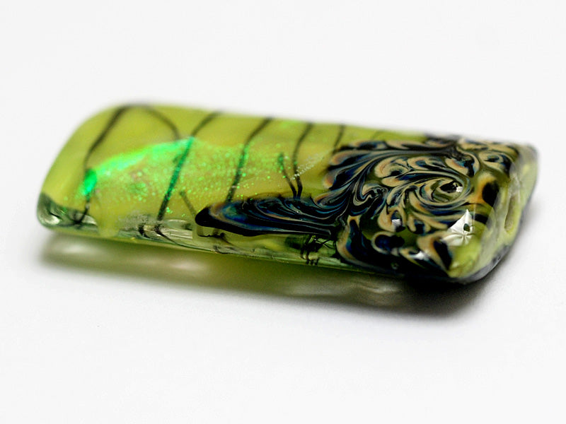 11837303 - Spring Green Shimmer Kalera Focal Bead