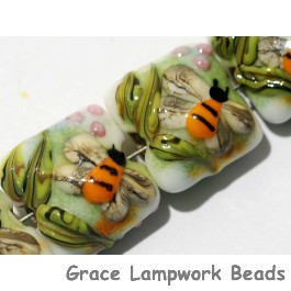 11007304 - Seven Bumble Bee Garden Pillow Beads